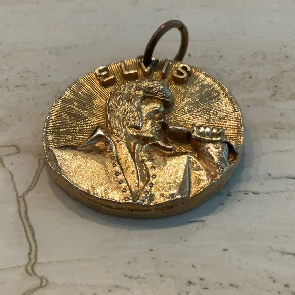 Elvis Presley King Of Rock 1935 - 1977 Pendant Gold Medallion Charm Vintage